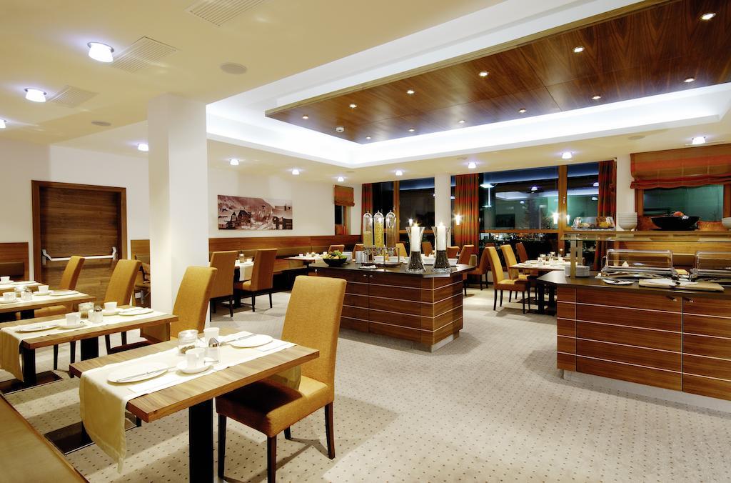 兰德克酒店 圣安东阿尔贝格 餐厅 照片